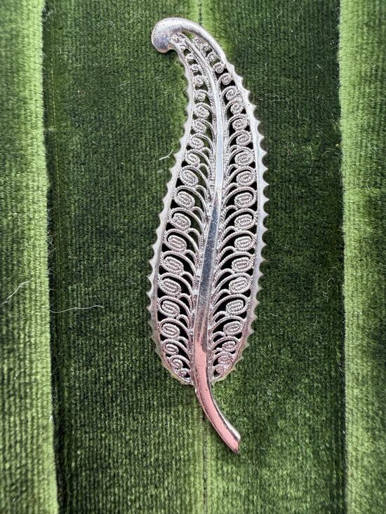 Alice Caviness Jewelry - ALICE CAVINESS 925 Sterling Silver Antique Germany Feather Filigree Pin Brooch